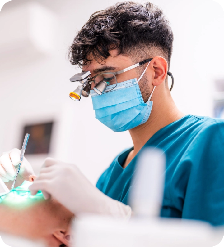 https://dentiste-strasbourg-polygone.fr/wp-content/uploads/2024/03/dr-lucas-dahlet-strasbourg.webp